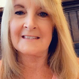 Meet your Posher, Evelyn